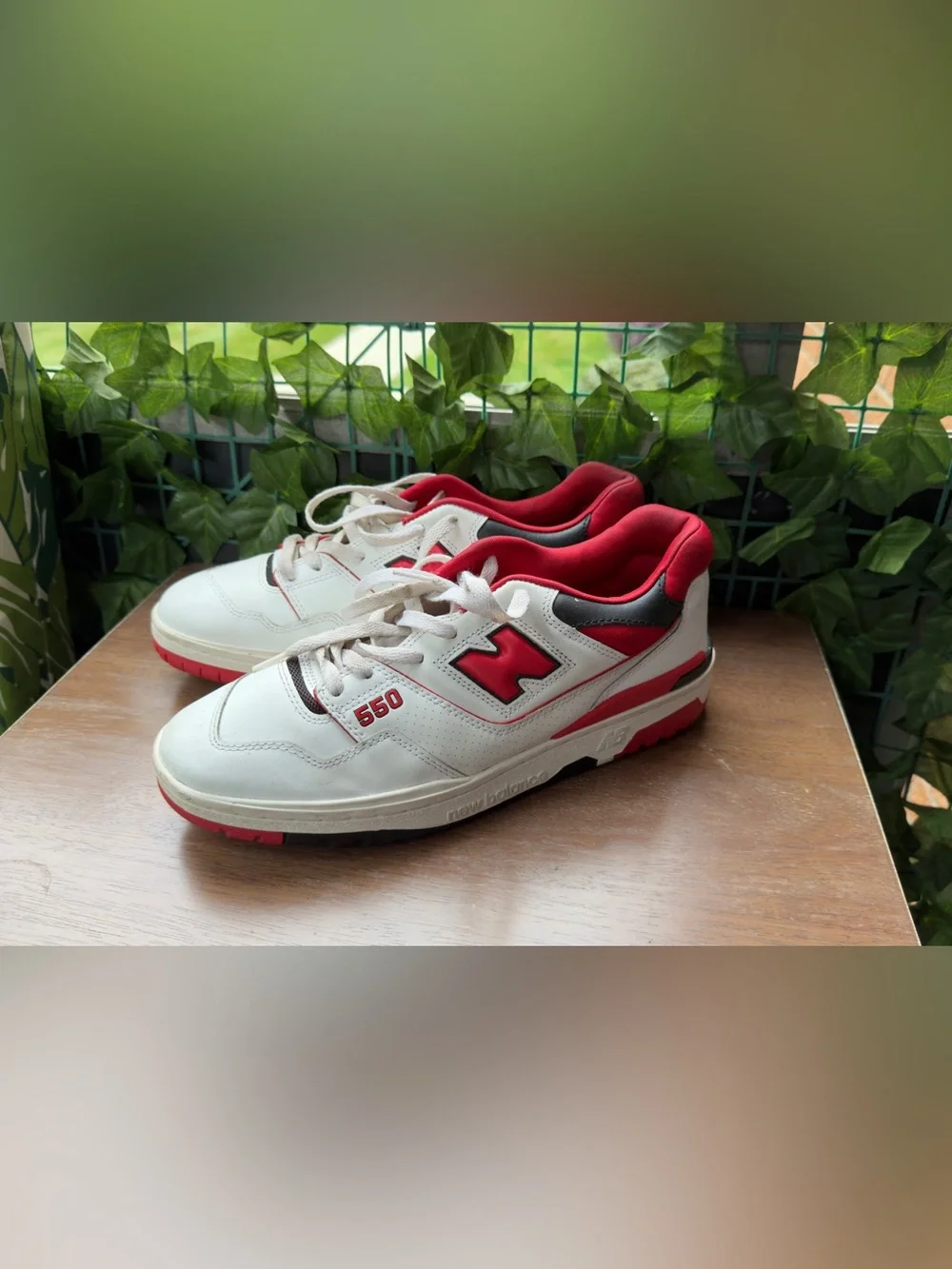New Balance Men’s White and Red 550 Sneakers Size 12